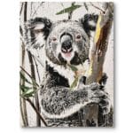 Obraz do pokoju dziecięcego zwierzęta koala na drzewie nowoczesny biało-szaro-czarny Obraz do pokoju dziecięcego zwierzęta koala na drzewie nowoczesny biało-szaro-czarny