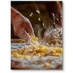 Plakat do kuchni kulinaria przygotowanie makaronu realistyczny żółto-brązowy Plakat do kuchni kulinaria przygotowanie makaronu realistyczny żółto-brązowy