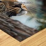 brązowy zielony czarny realistyczny plakat na ścianę do sypialni Plakat do salonu leopard za drzewem