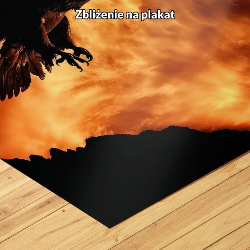 Plakat kruk na tle ognistego zachodu słońca